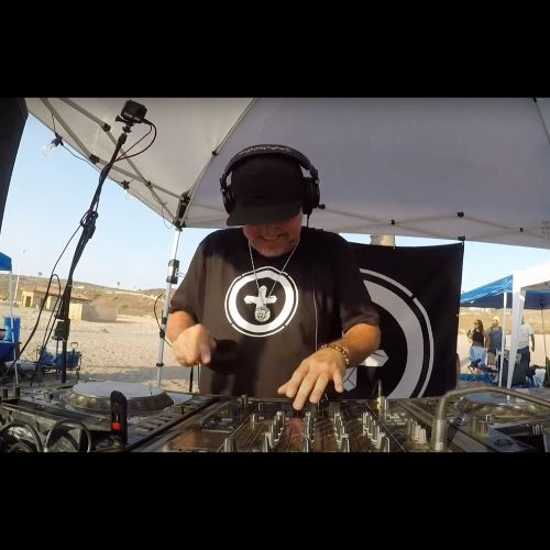 AJ Mora Live